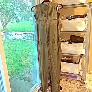 New Army green Jumpsuit XS